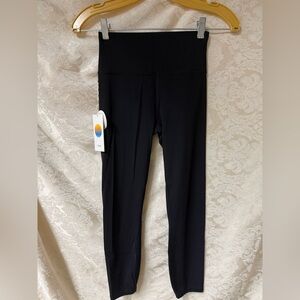 NWT All the Feels Cropped Legging in Black